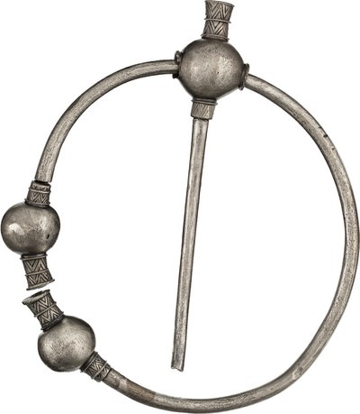 Ring-headed pin