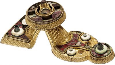 Button-on-bow brooch